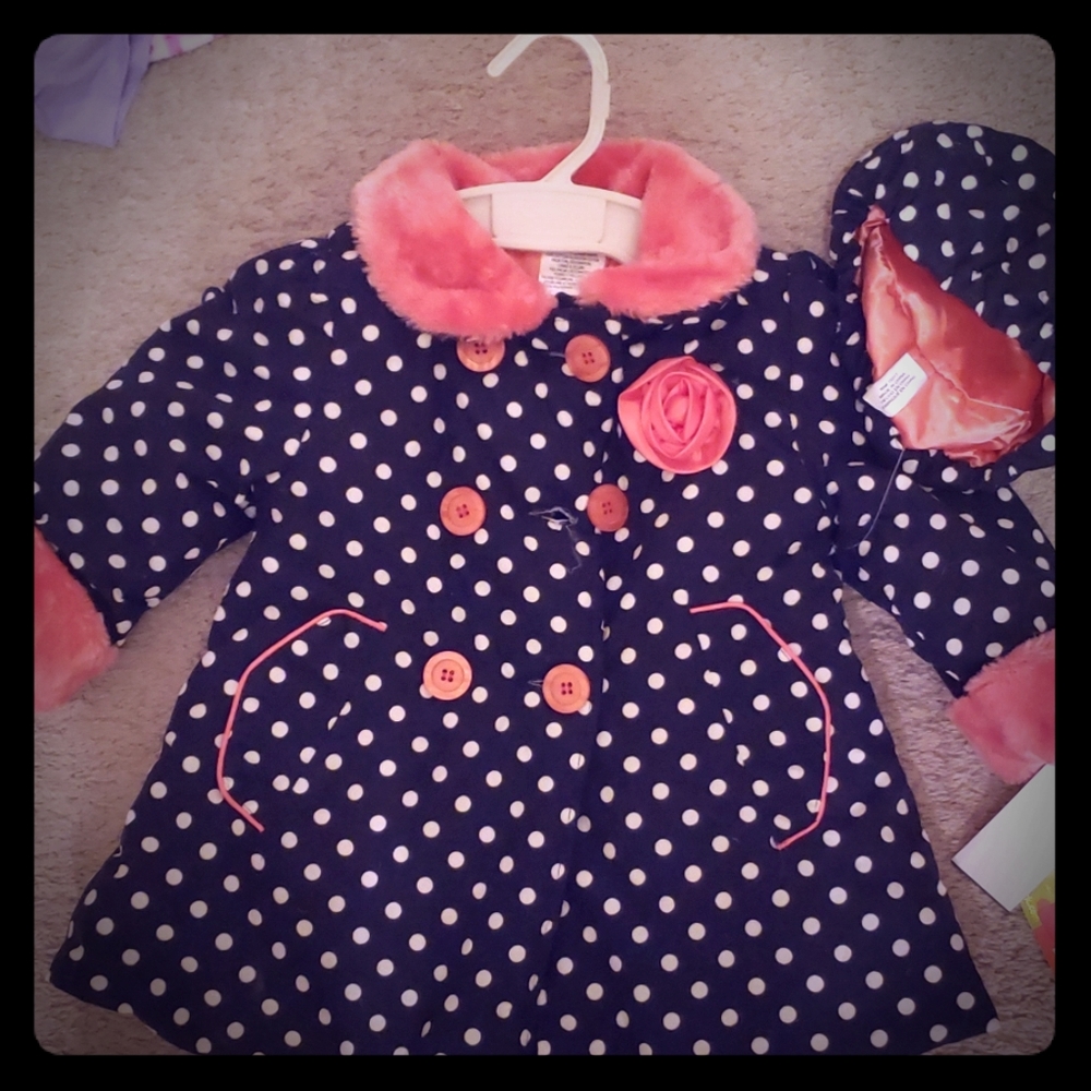 Little girl's coat with hat